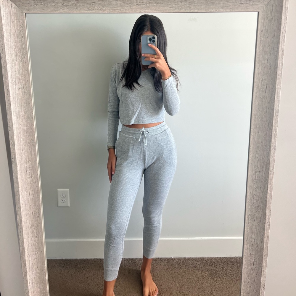 Aritzia Sunday Best Set